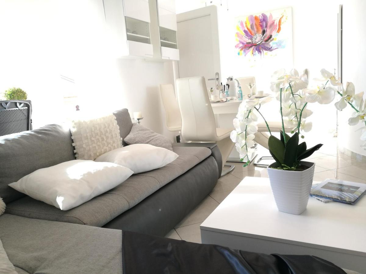 Villa Meli - Apartments Mit Meerblick Medulin Ngoại thất bức ảnh