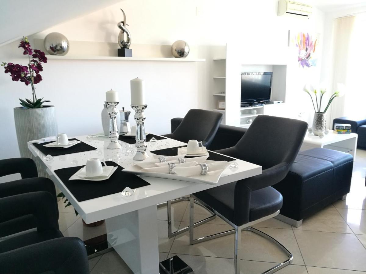 Villa Meli - Apartments Mit Meerblick Medulin Ngoại thất bức ảnh