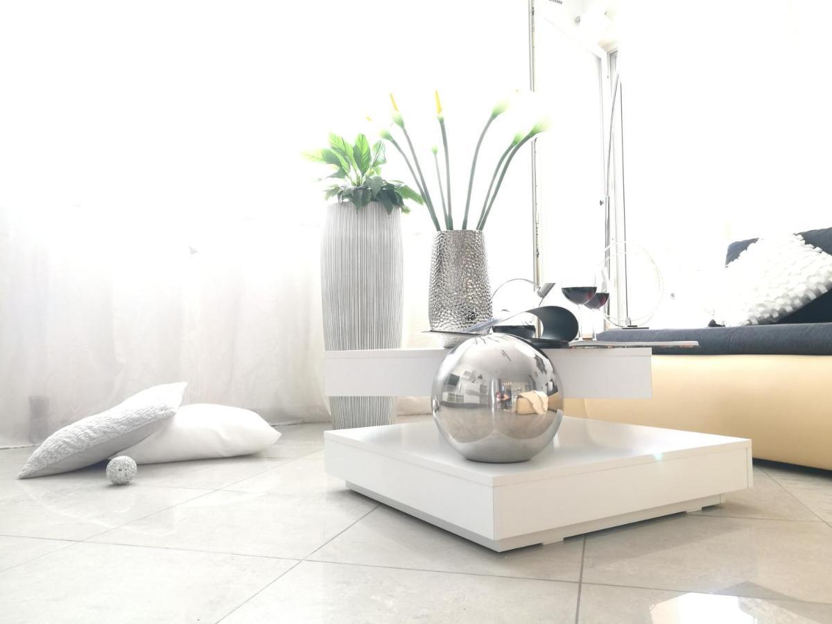 Villa Meli - Apartments Mit Meerblick Medulin Ngoại thất bức ảnh