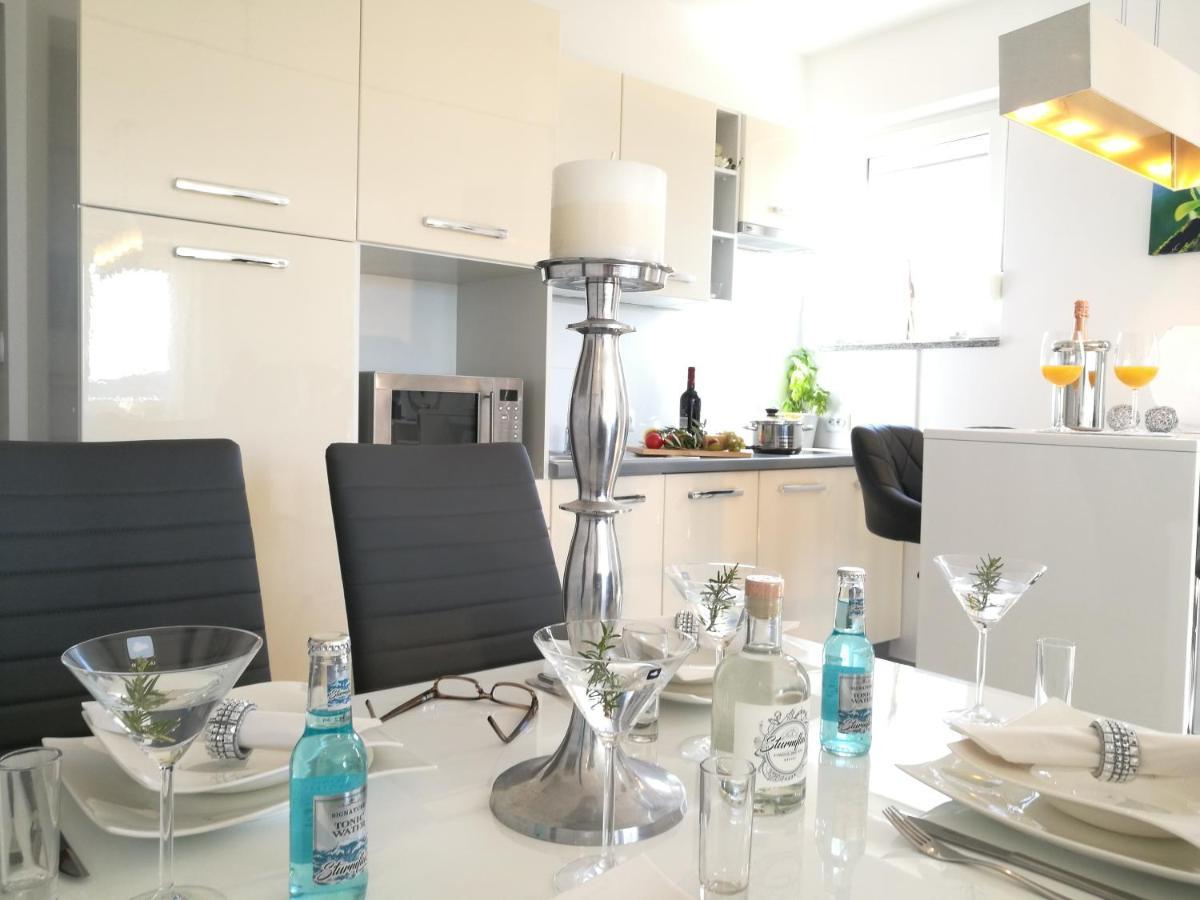 Villa Meli - Apartments Mit Meerblick Medulin Ngoại thất bức ảnh