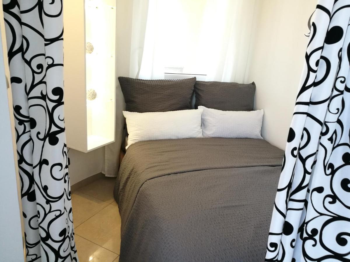 Villa Meli - Apartments Mit Meerblick Medulin Ngoại thất bức ảnh
