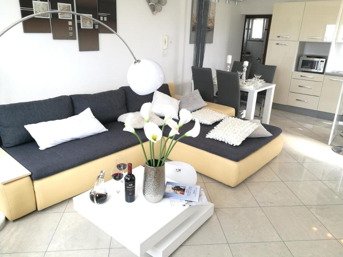 Villa Meli - Apartments Mit Meerblick Medulin Ngoại thất bức ảnh