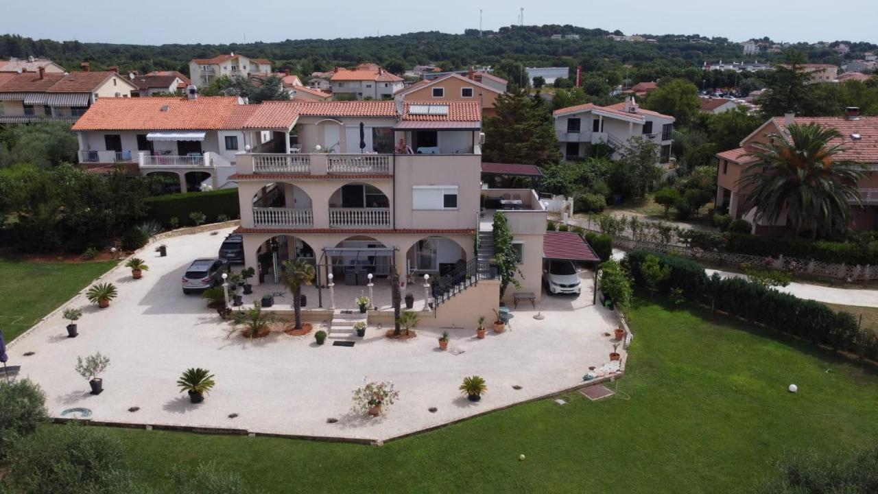 Villa Meli - Apartments Mit Meerblick Medulin Ngoại thất bức ảnh