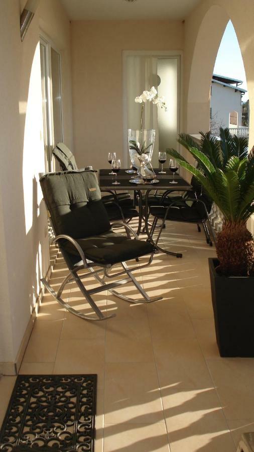 Villa Meli - Apartments Mit Meerblick Medulin Ngoại thất bức ảnh