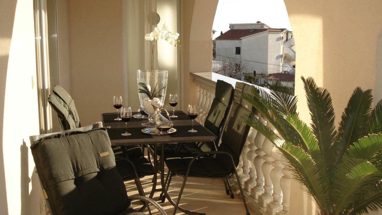 Villa Meli - Apartments Mit Meerblick Medulin Ngoại thất bức ảnh